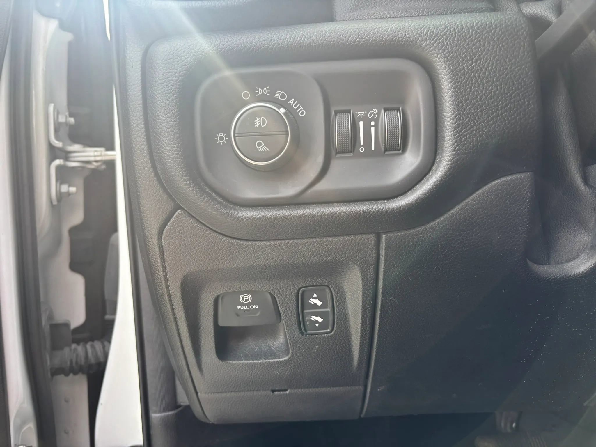 Used 2021 RAM 1500 Laramie AWD/4WD image 19