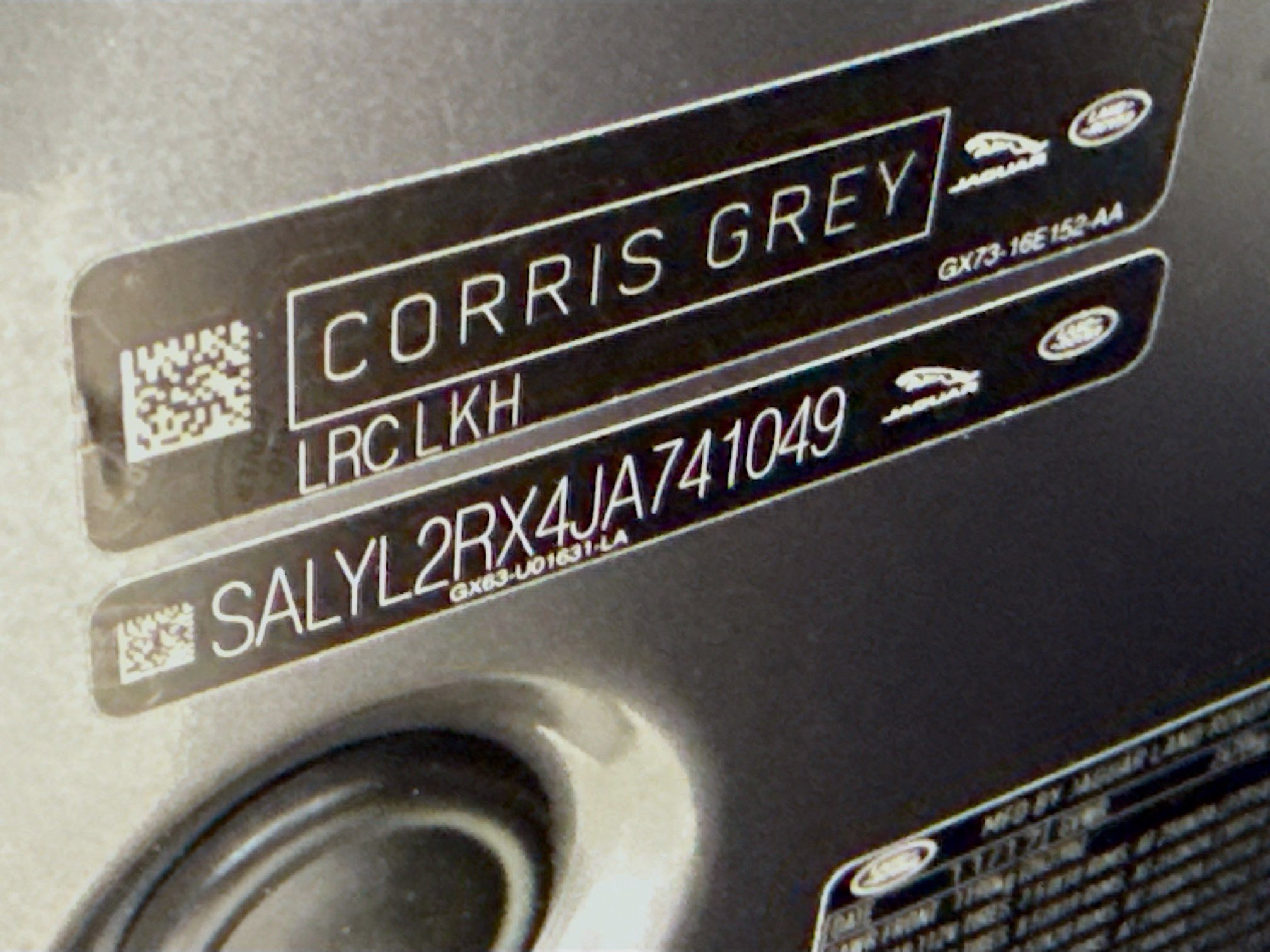 Used 2018 Land Rover Range Rover Velar R-Dynamic SE image 41