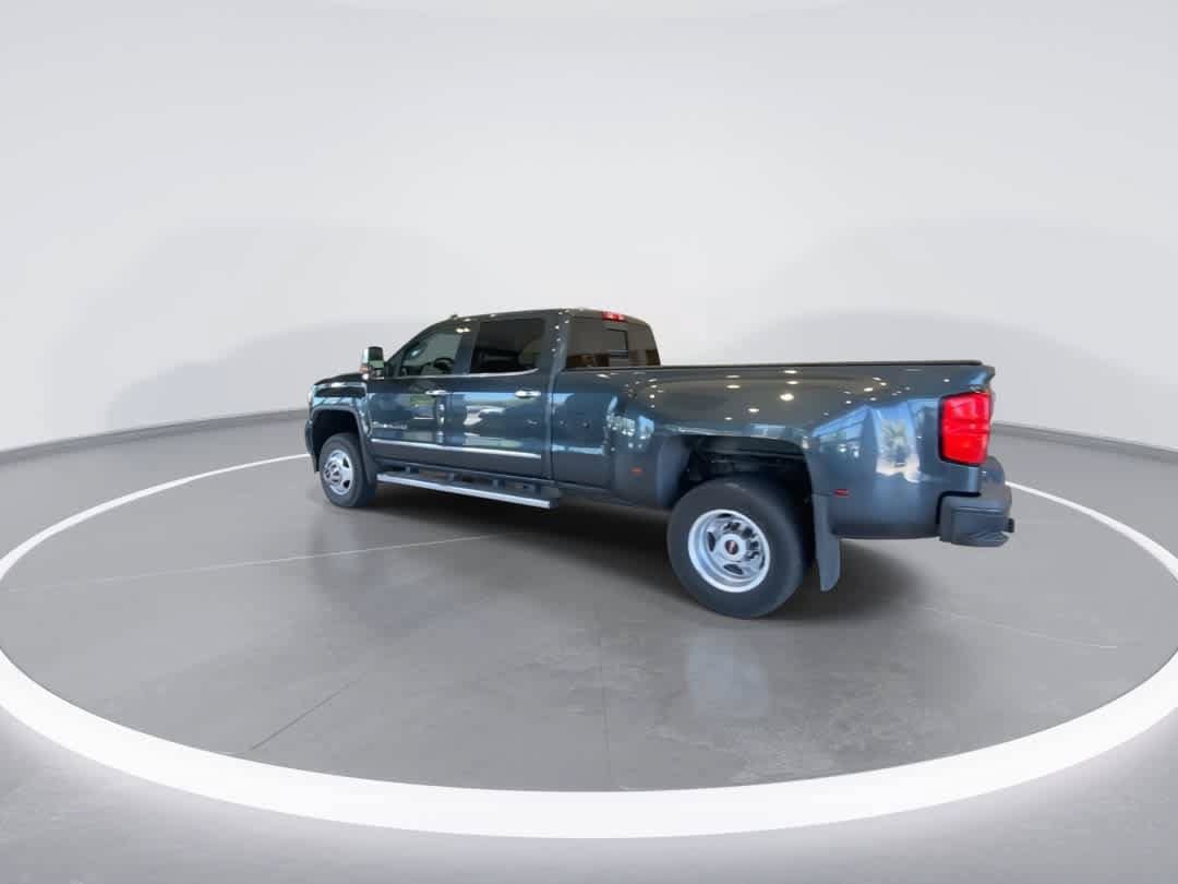 Used 2018 GMC Sierra 3500 Denali w/ Duramax Plus Package AWD/4WD image 6