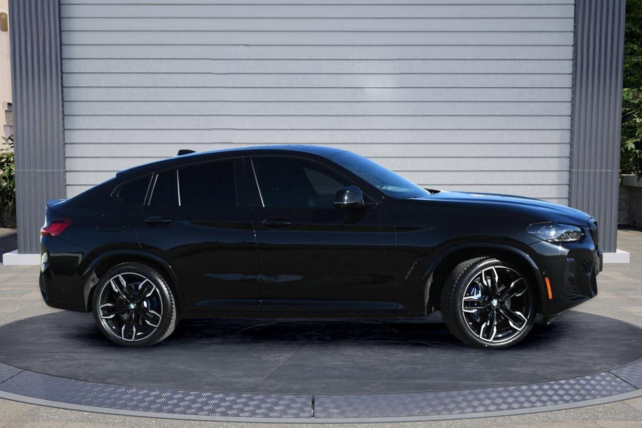 Used 2025 BMW X4 M40i w/ Premium Package image 3