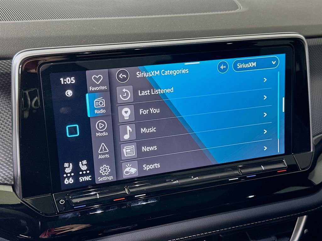 Used 2024 Volkswagen Atlas Cross Sport SEL R-Line image 30