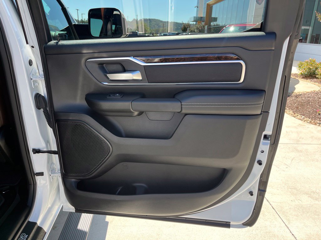 Used 2024 RAM 1500 Big Horn AWD/4WD image 32