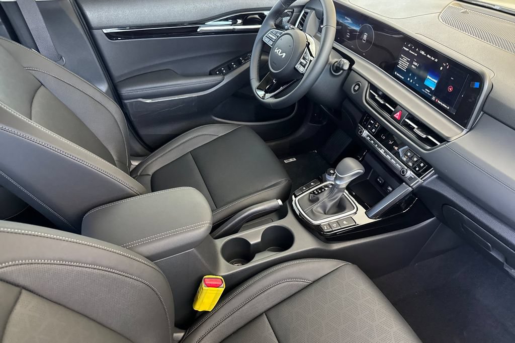 New 2026 Kia Seltos EX FWD image 16