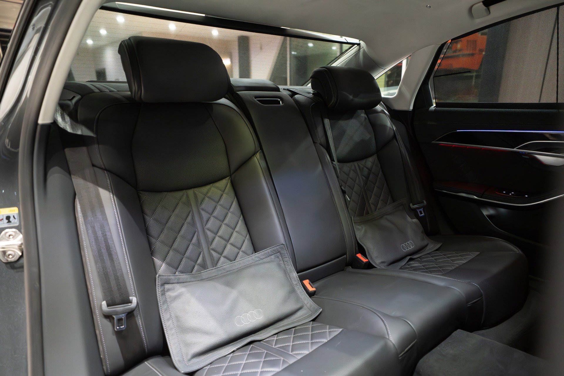 Used 2023 Audi S8 w/ S8 Comfort Plus Package image 39