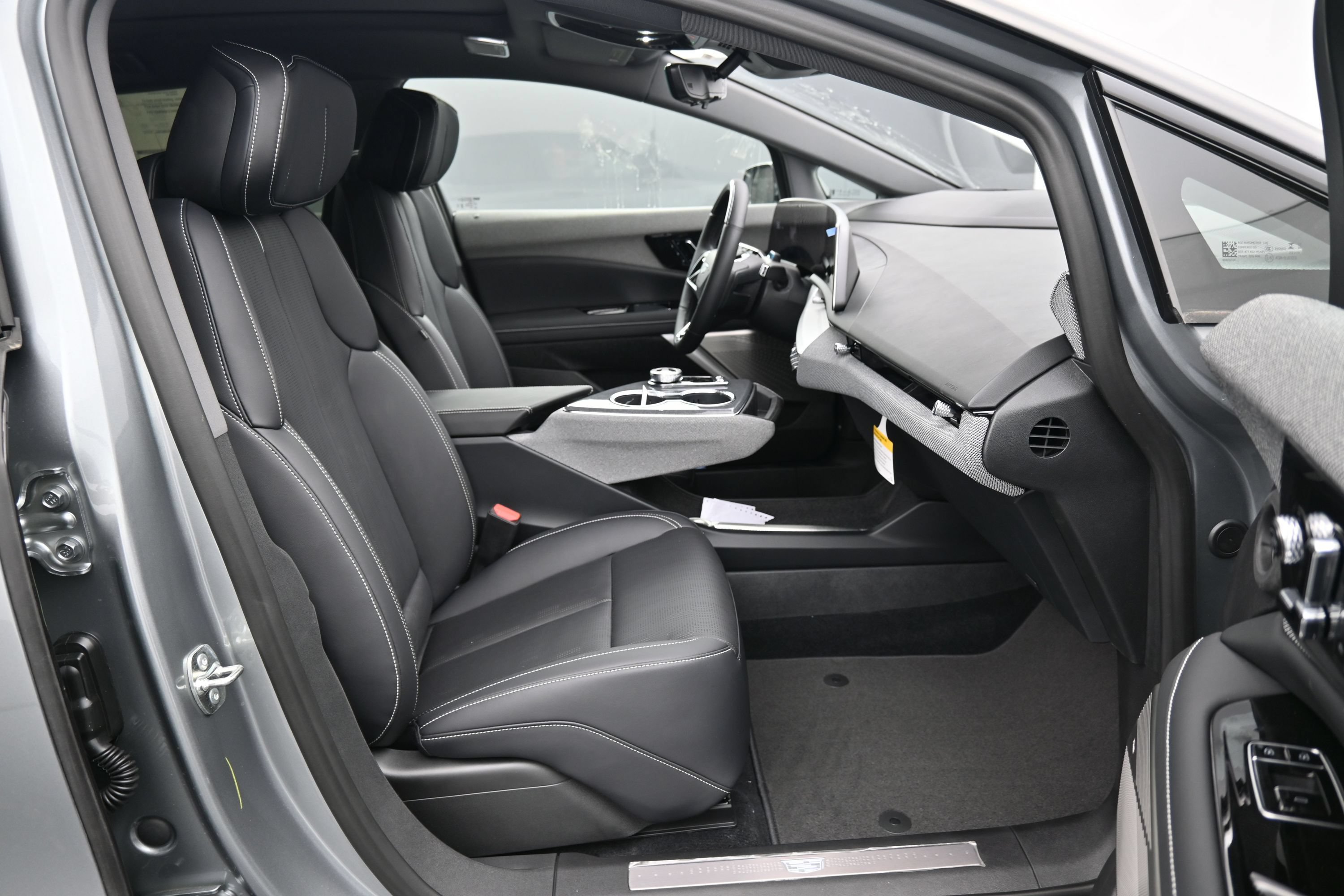 New 2026 Cadillac Optiq Sport 2 w/ LPO, Floor Liner Package AWD/4WD image 13
