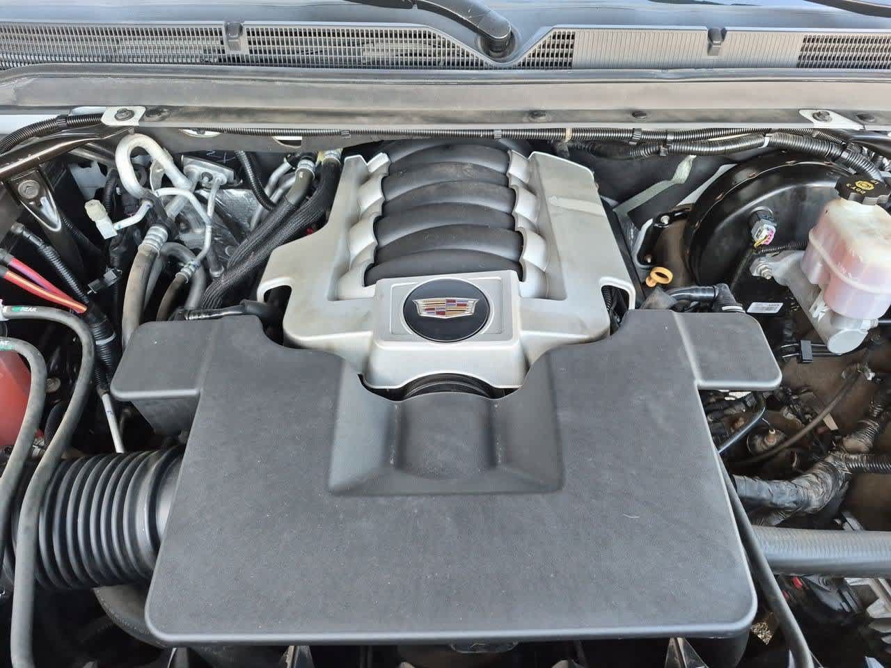 Used 2020 Cadillac Escalade Luxury AWD/4WD image 14