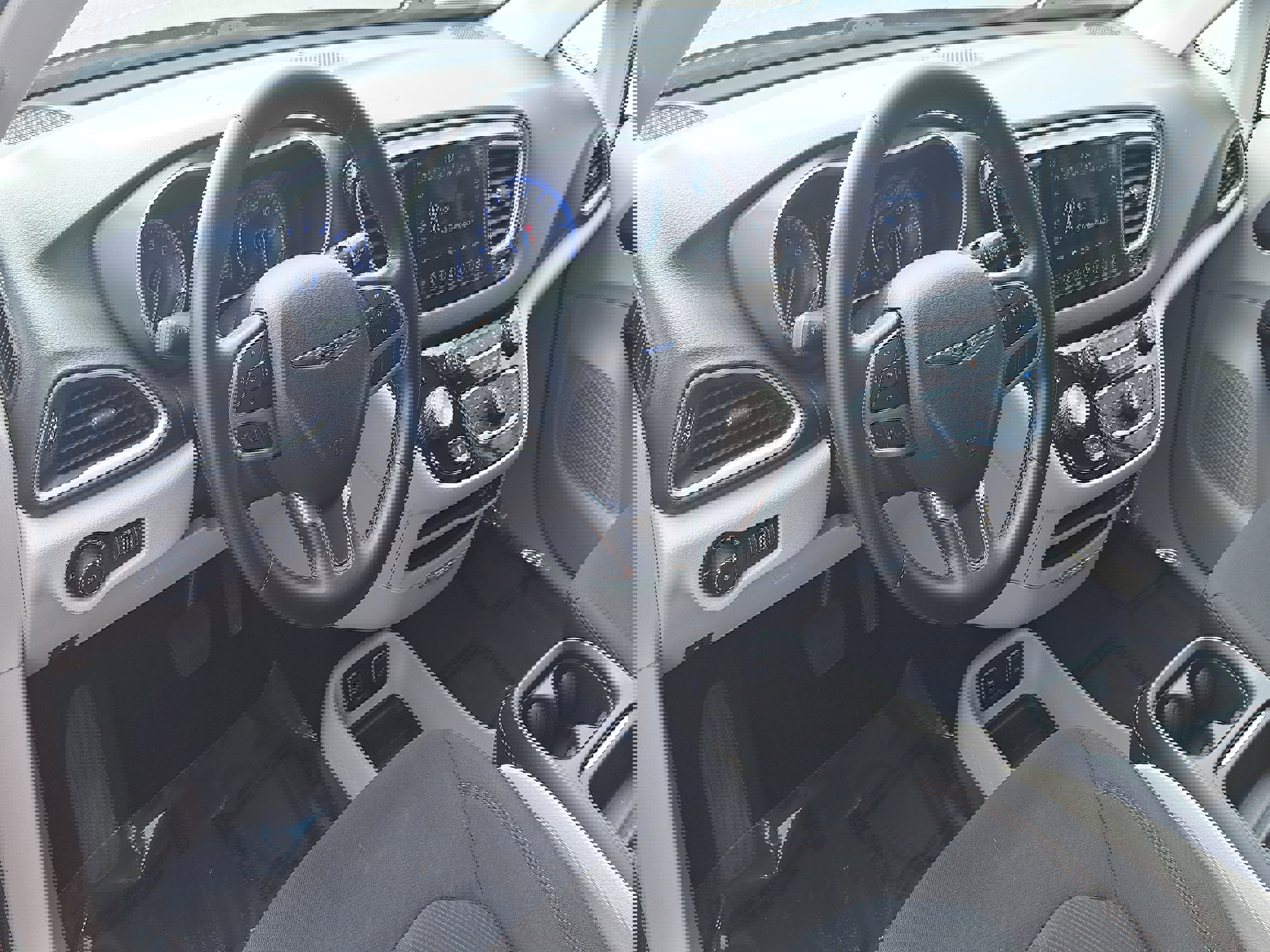 Used 2020 Chrysler Pacifica Touring w/ Cold Weather Group image 16