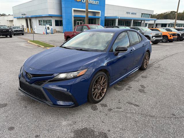 Used 2023 Toyota Camry SE w/ Convenience Package FWD image 3