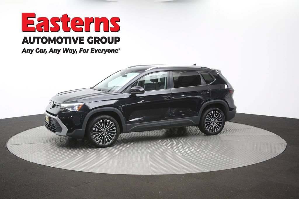 Used 2025 Volkswagen Taos SE FWD image 57