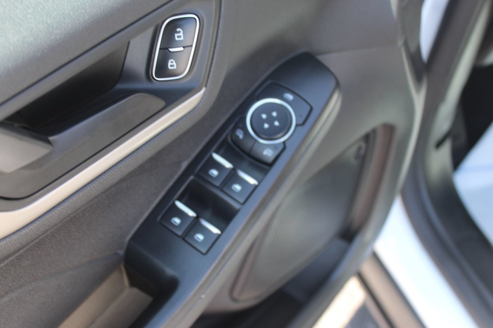 Used 2022 Ford Escape SE FWD image 22