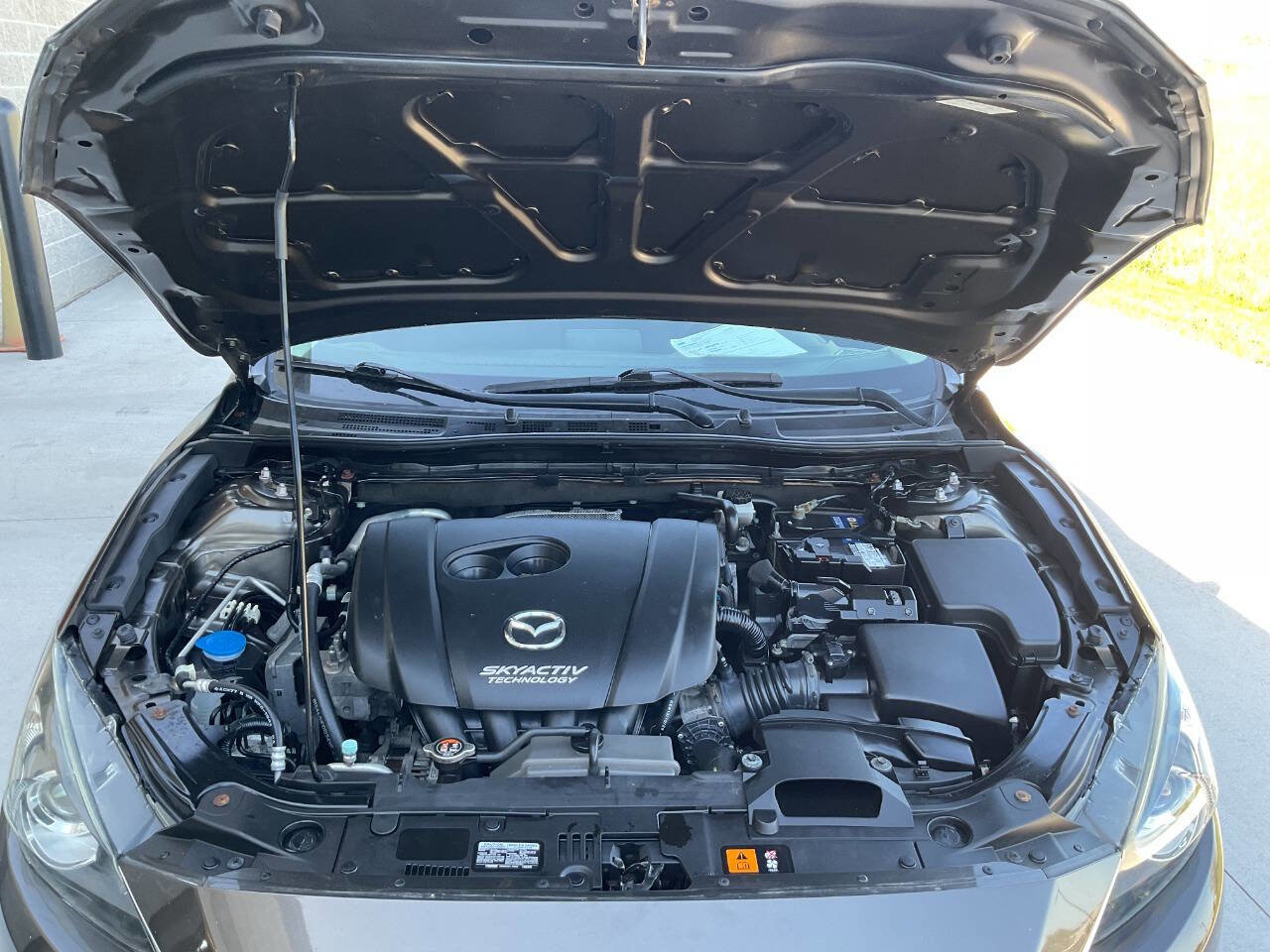Used 2014 MAZDA MAZDA3 i Touring w/ Moonroof Package 1 FWD image 43
