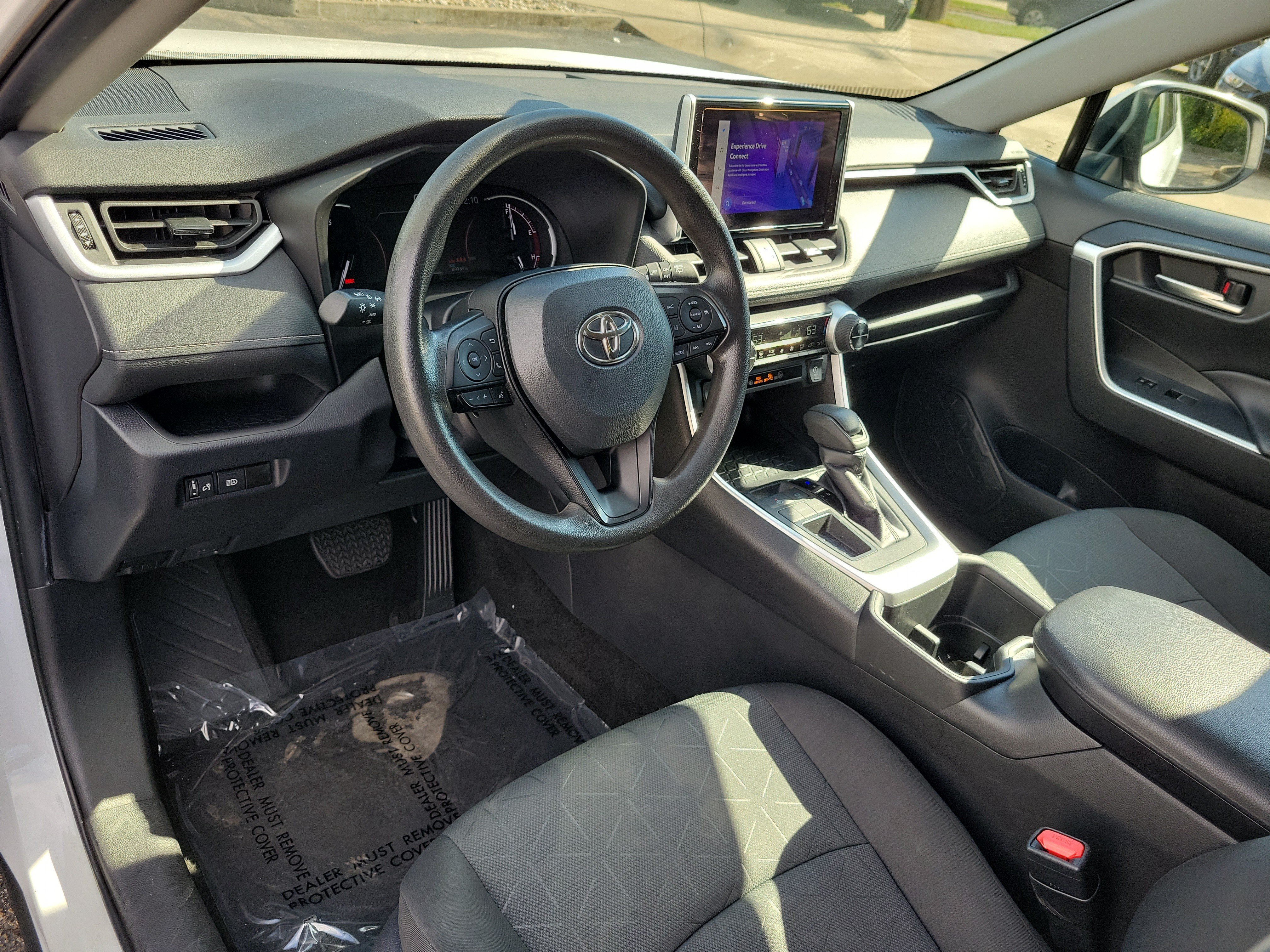 Used 2024 Toyota RAV4 XLE FWD image 19