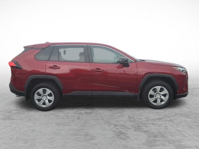 Used 2024 Toyota RAV4 LE AWD/4WD image 4