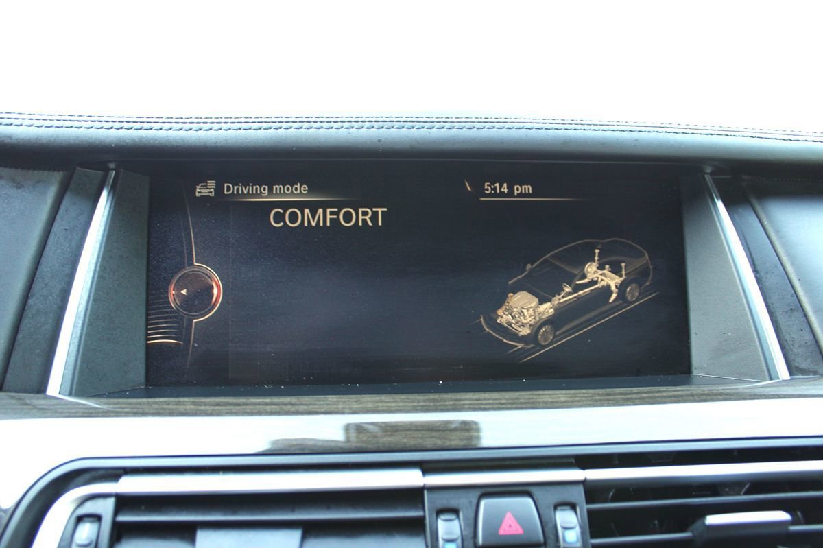 Used 2015 BMW 750Li RWD image 24