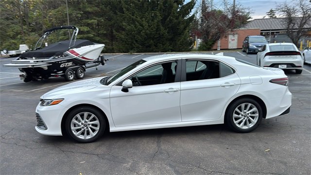 Used 2024 Toyota Camry LE image 8