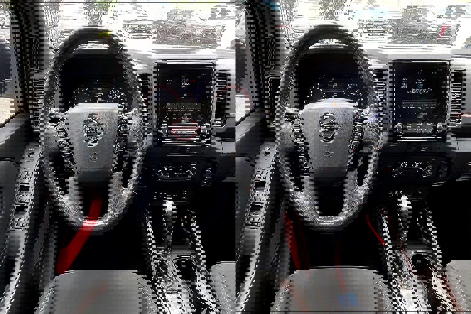 Used 2022 Nissan Frontier Pro-X image 3