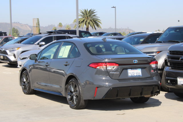Used 2025 Toyota Corolla SE w/ SE Premium Package FWD image 19