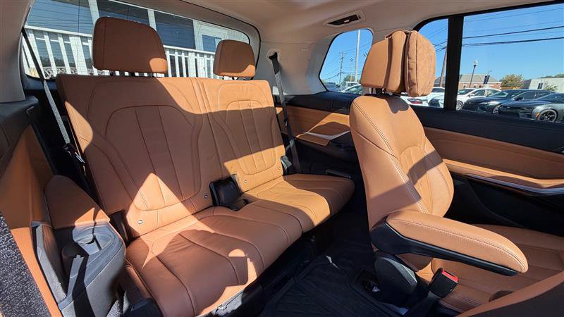 Used 2021 BMW X7 xDrive40i w/ Premium Package 2 AWD/4WD image 44