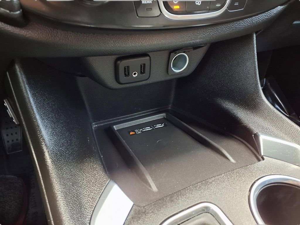 Used 2023 Chevrolet Traverse LT image 10