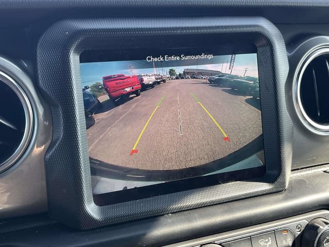 Used 2022 Jeep Wrangler Unlimited Sahara w/ Cold Weather Group AWD/4WD image 30