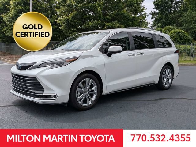 Certified 2023 Toyota Sienna Platinum FWD image 5