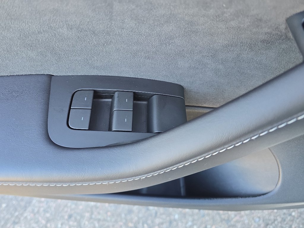 Used 2023 Tesla Model 3 Standard Range image 29