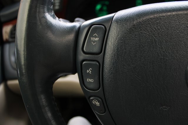 Used 2005 Cadillac De Ville w/ Limited Edition Package image 18