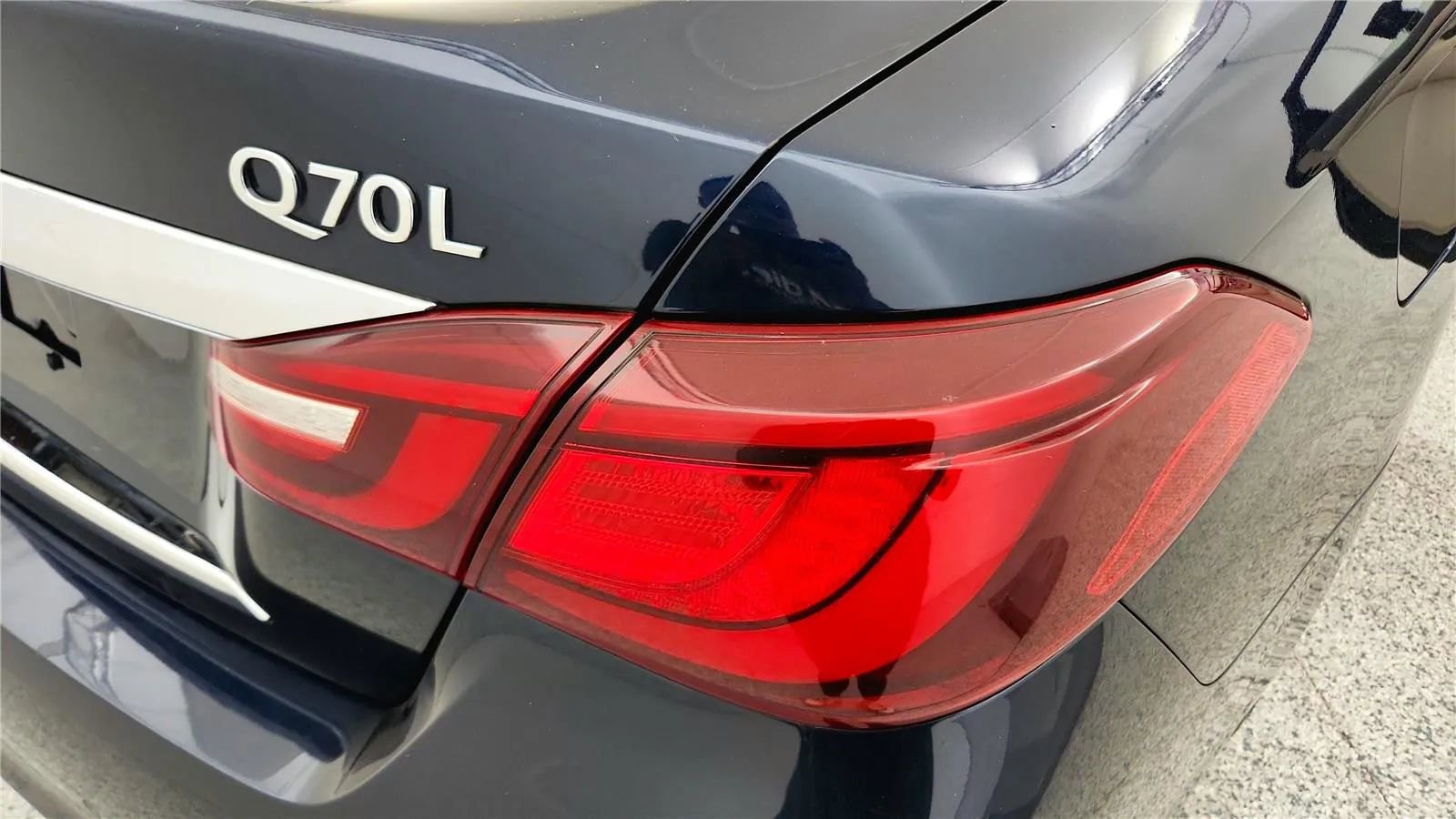 Used 2016 INFINITI Q70 L 3.7 AWD/4WD image 15