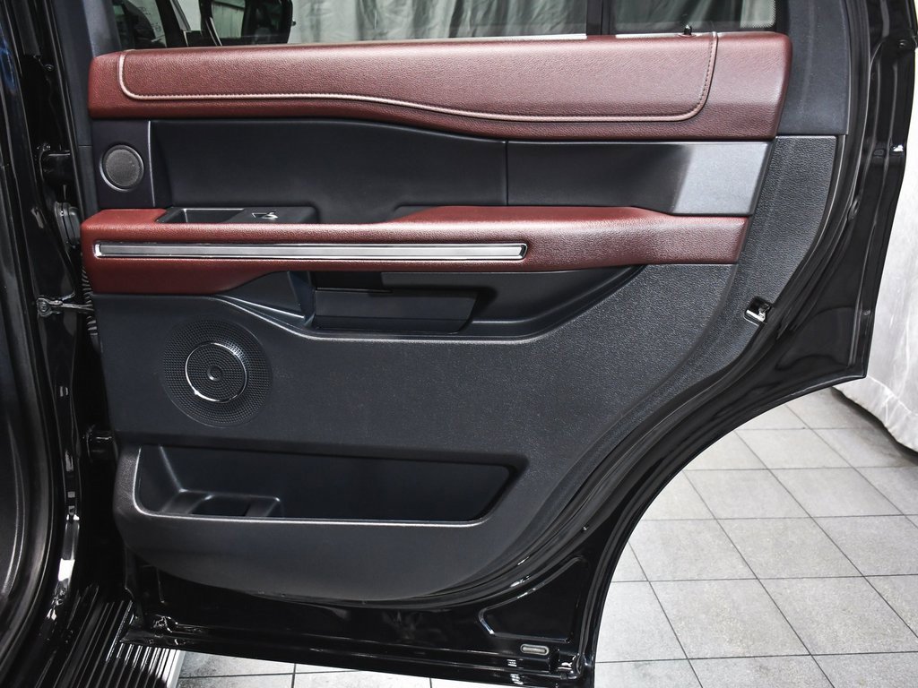 Used 2023 Ford Expedition Limited image 16