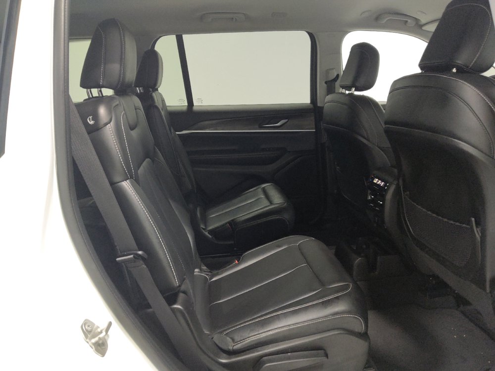 Used 2023 Jeep Grand Cherokee L Limited AWD/4WD image 19