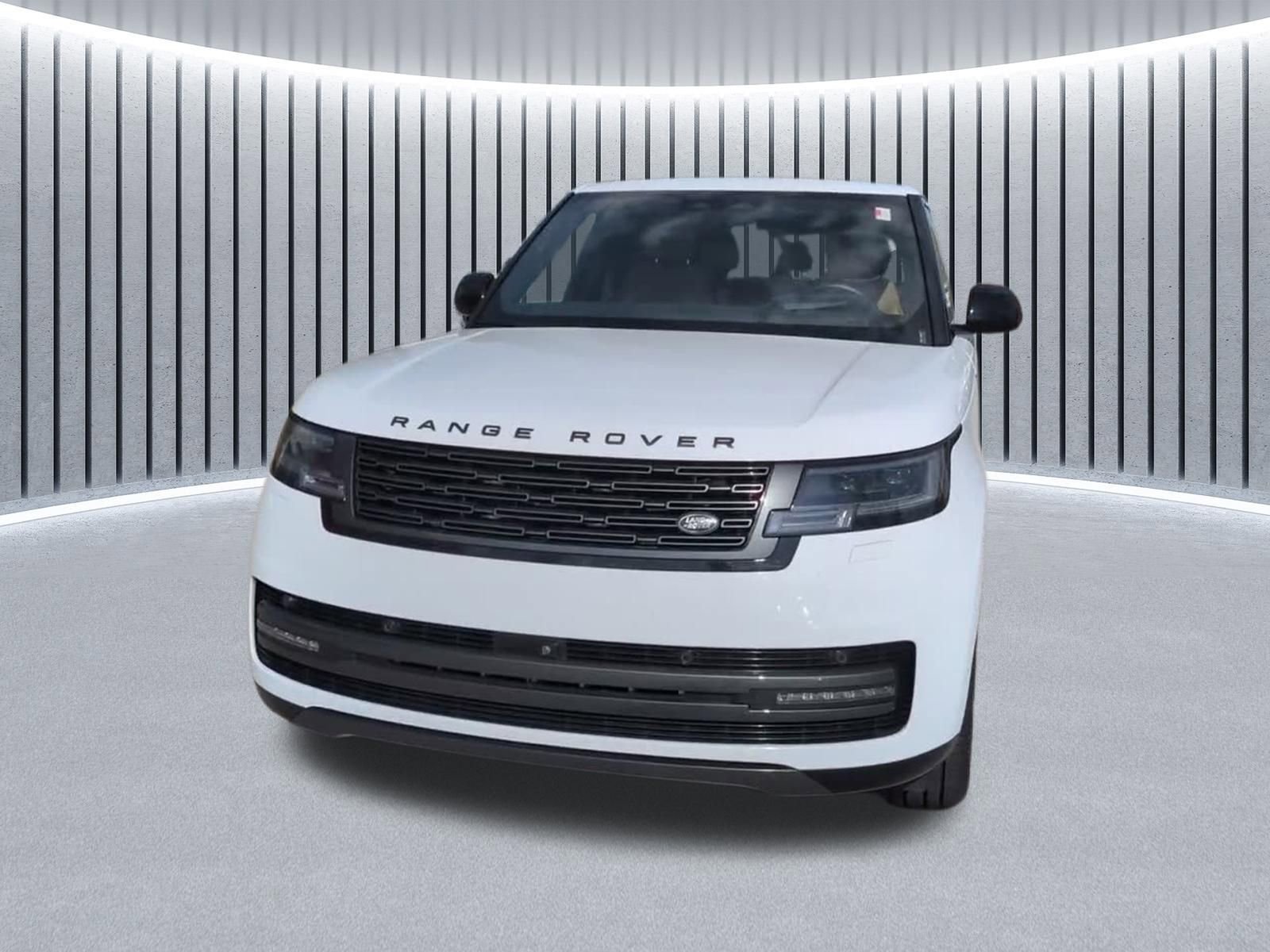 Used 2024 Land Rover Range Rover SE AWD/4WD image 3