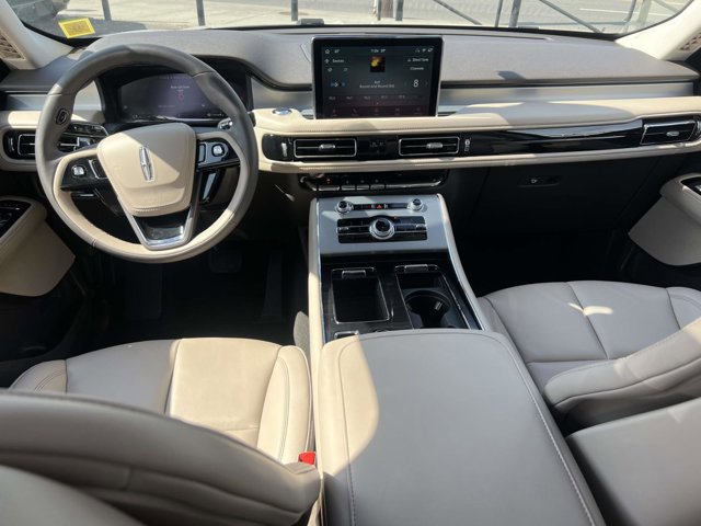 Used 2024 Lincoln Aviator AWD w/ Premium Package image 13