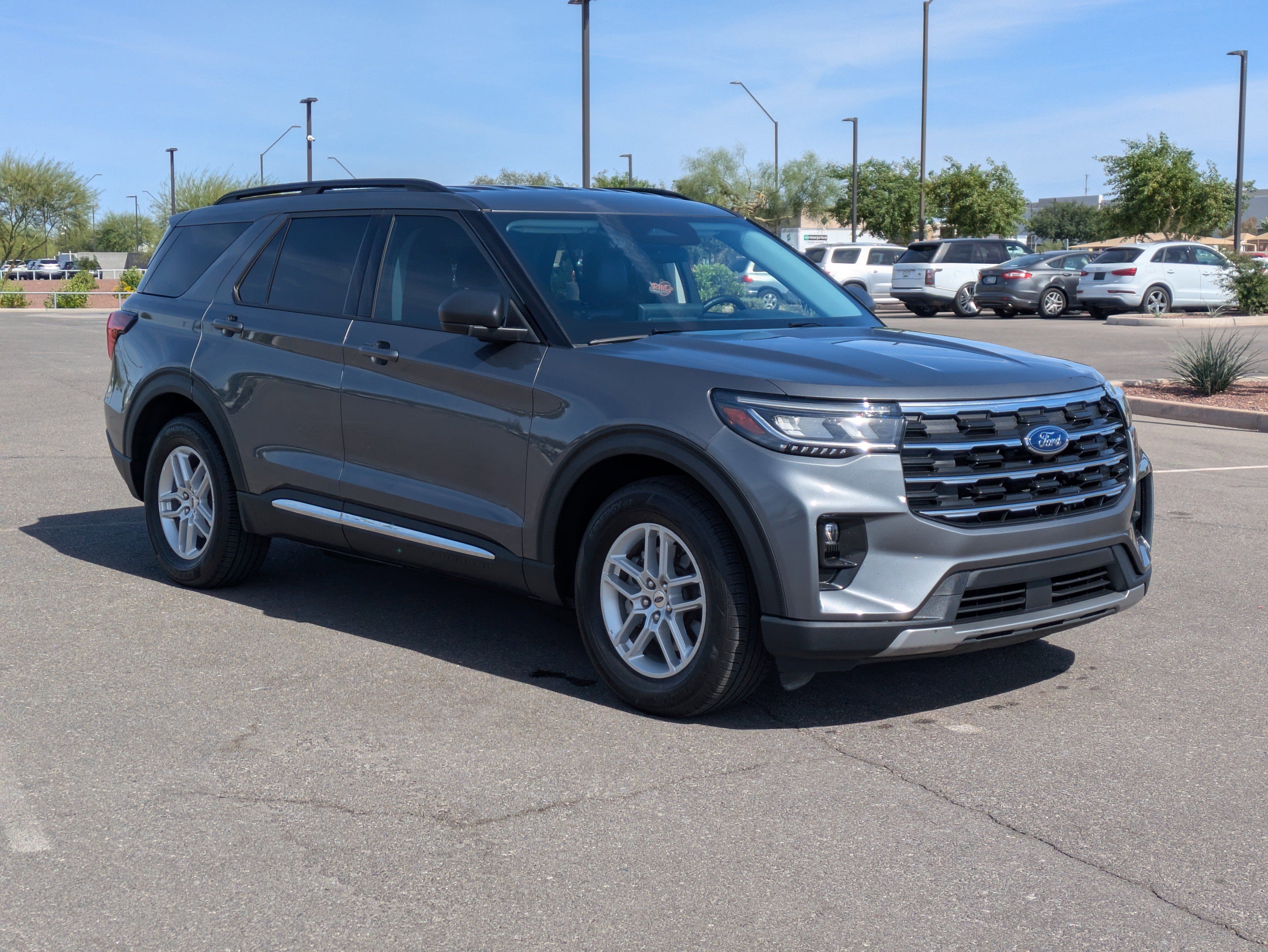Used 2025 Ford Explorer Active w/ Active Comfort Package RWD image 7