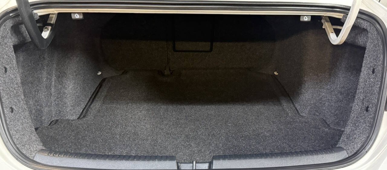 Used 2012 Volkswagen Jetta SE FWD image 19