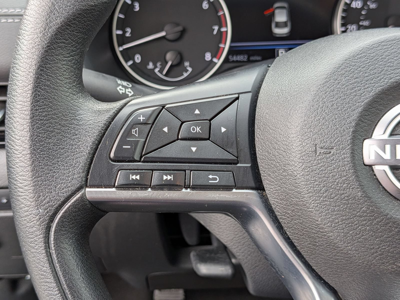 Used 2024 Nissan Sentra SV FWD image 18
