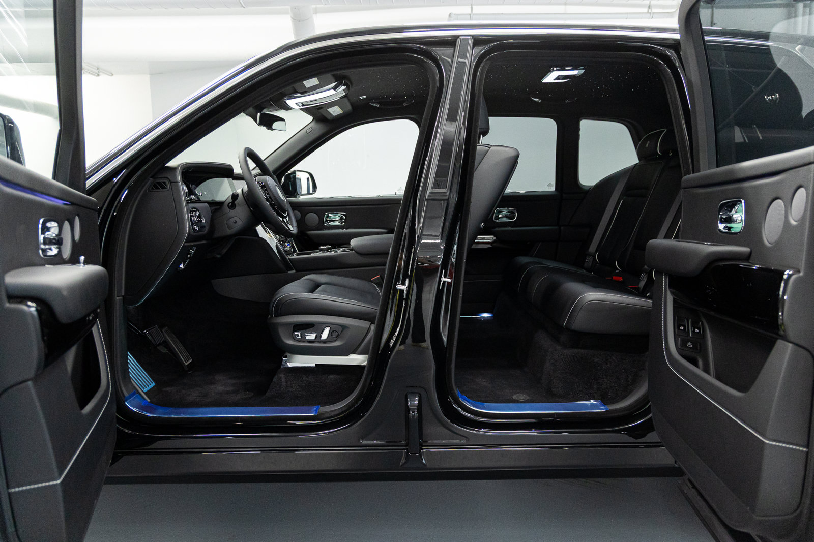 New 2027 Rolls-Royce Cullinan AWD/4WD image 26