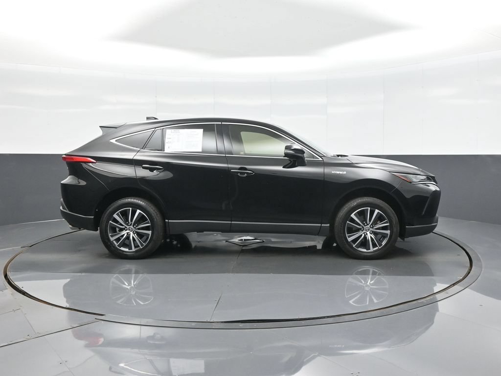 Certified 2021 Toyota Venza LE w/ Carpet Mat Package (TMS) AWD/4WD image 8