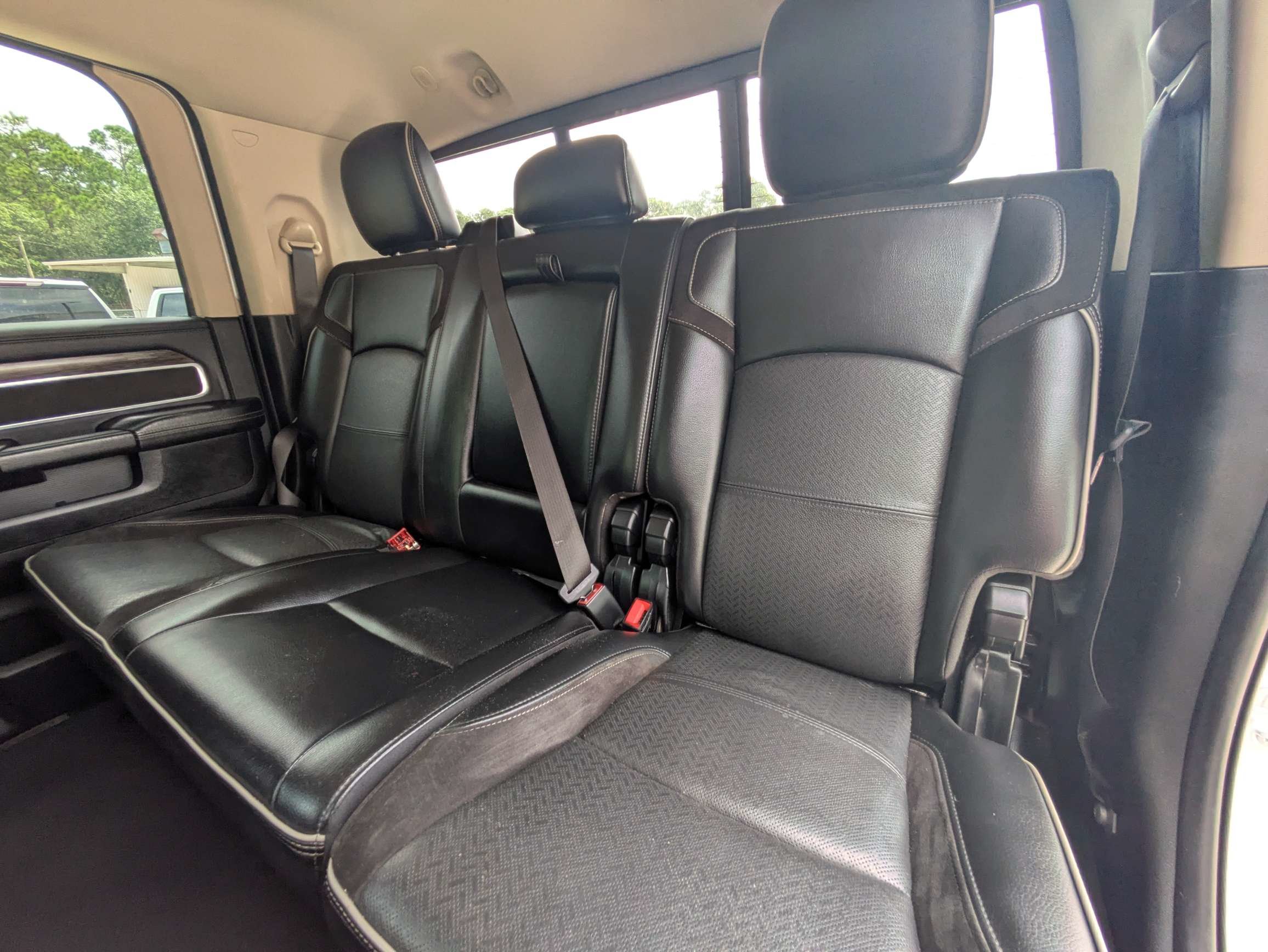 Used 2020 RAM 2500 Laramie w/ Chrome Appearance Group AWD/4WD image 7