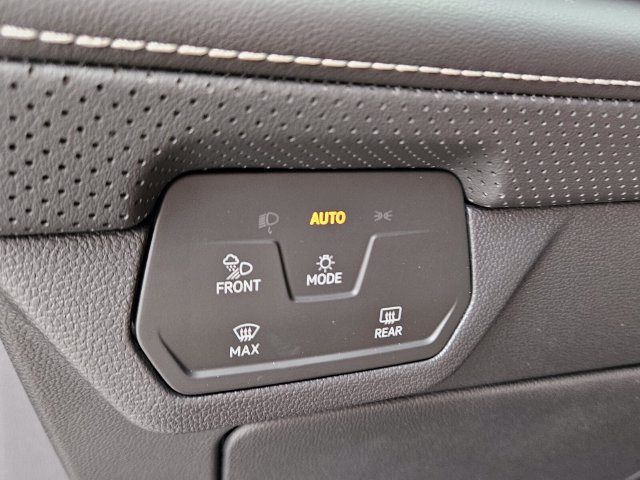 New 2026 Volkswagen Atlas SE FWD image 28
