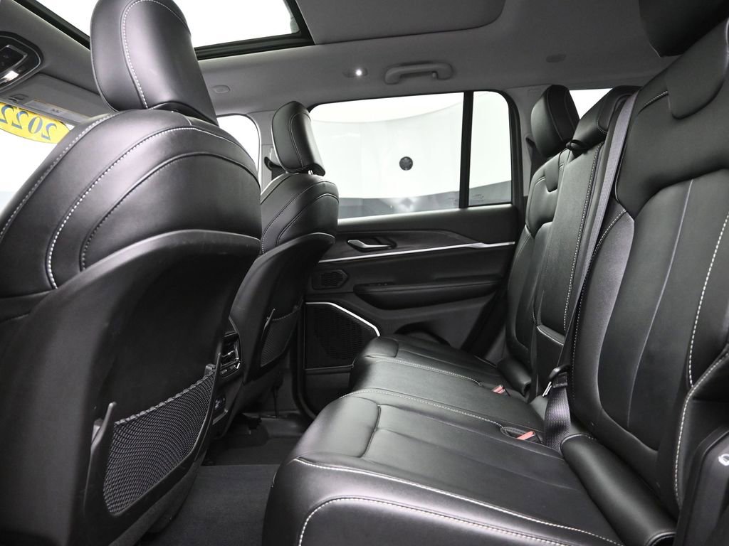 Used 2022 Jeep Grand Cherokee Limited 4xe image 11