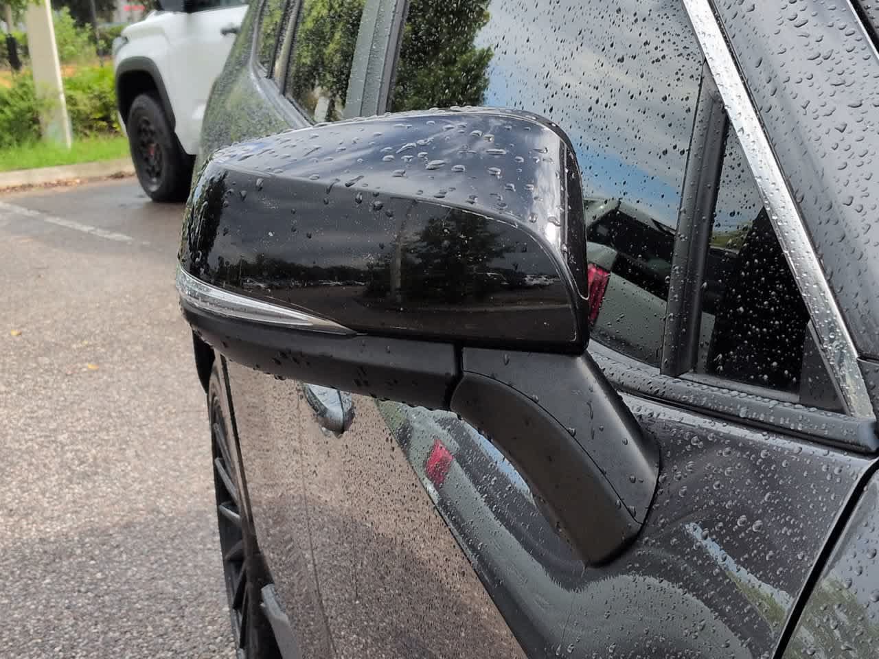 Used 2021 Toyota RAV4 XLE w/ Convenience Package FWD image 12