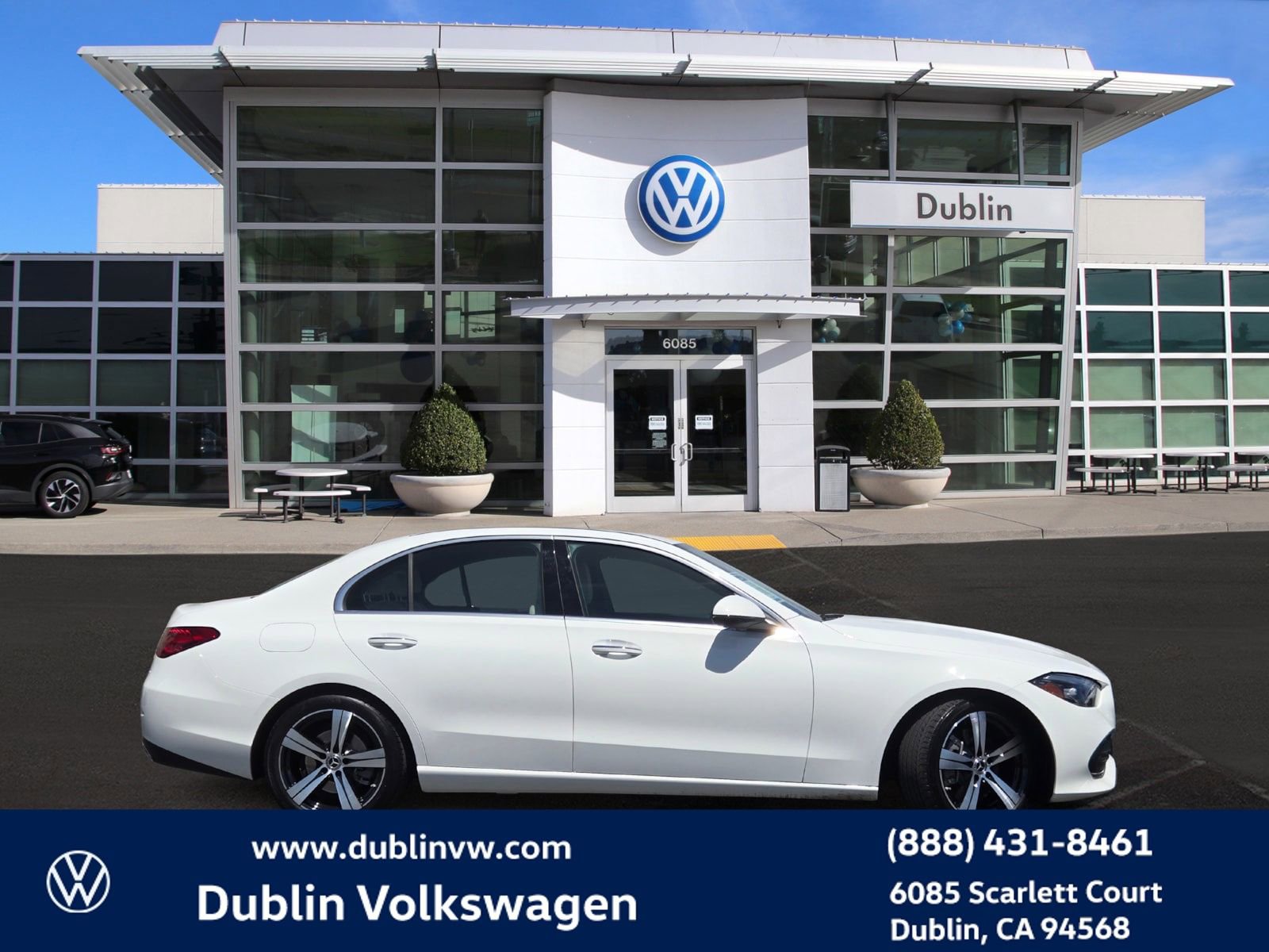 Used 2022 Mercedes-Benz C 300 Sedan image 3