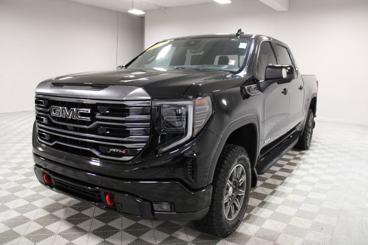 Used 2024 GMC Sierra 1500 AT4 w/ Technology Package image 4