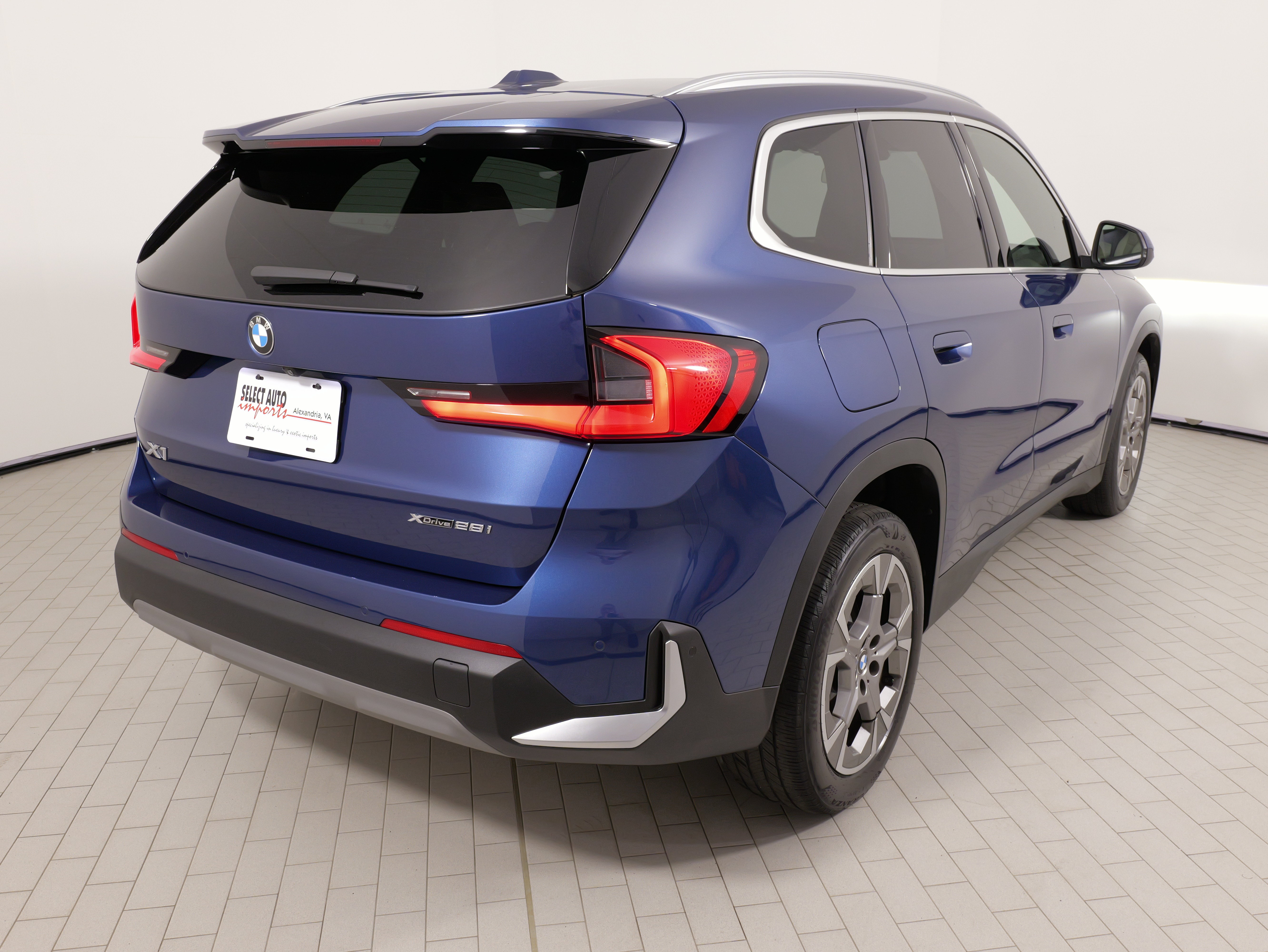Used 2023 BMW X1 xDrive28i w/ Convenience Package AWD/4WD image 12