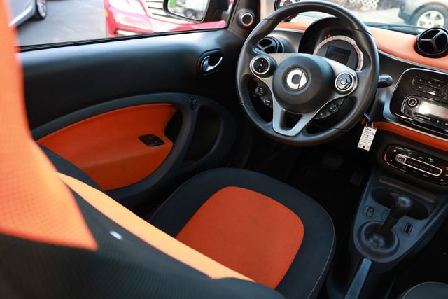 Used 2016 smart fortwo passion image 15