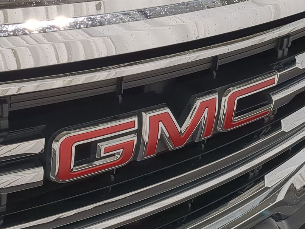 Used 2022 GMC Acadia SLT w/ LPO, Floor Liner Package image 15