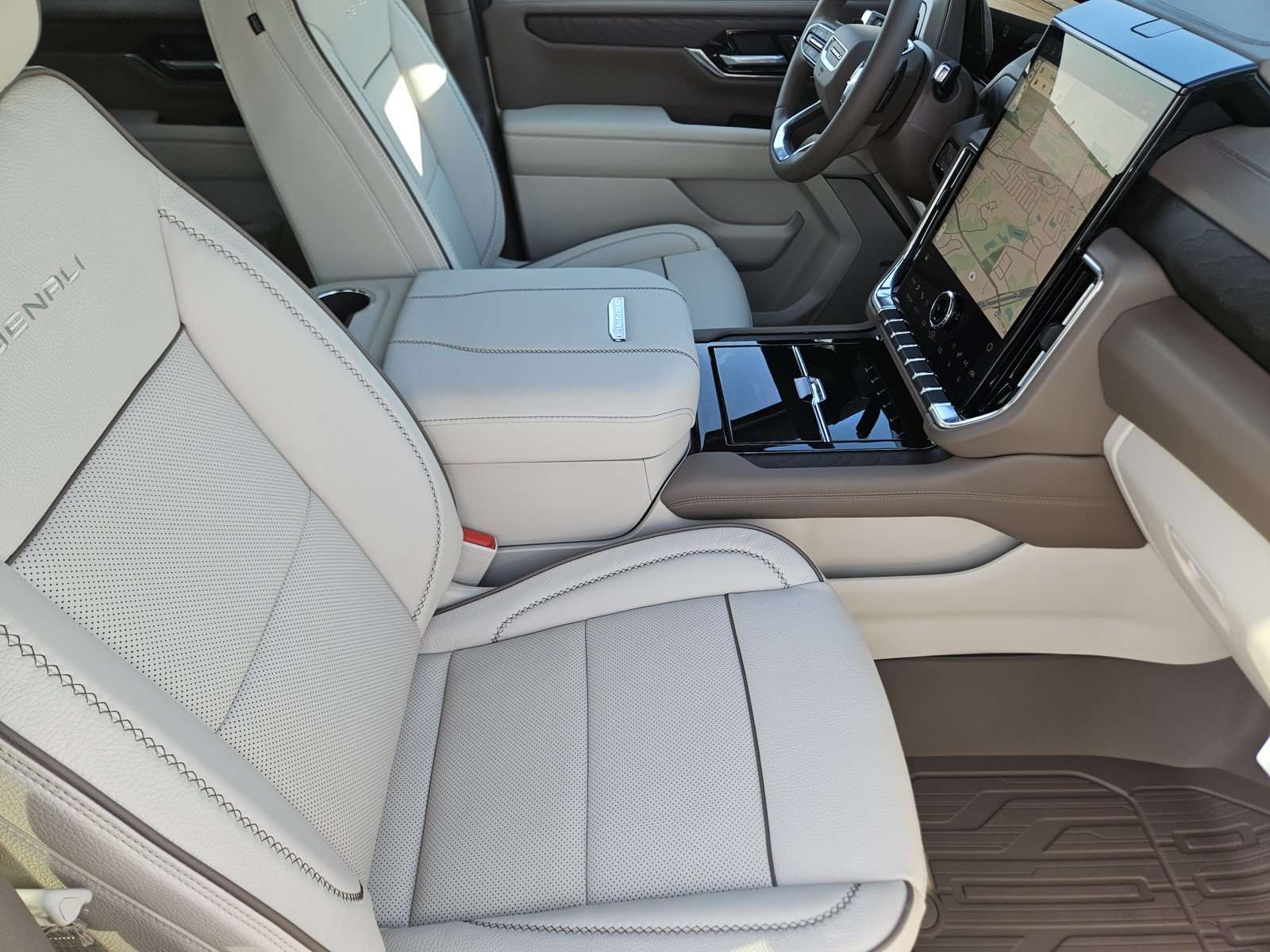 New 2026 GMC Yukon XL Denali AWD/4WD image 10