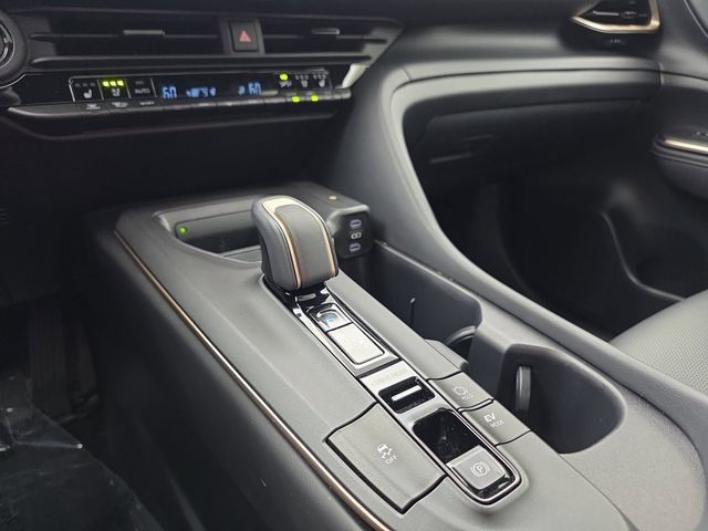 Used 2023 Toyota Crown AWD/4WD image 38