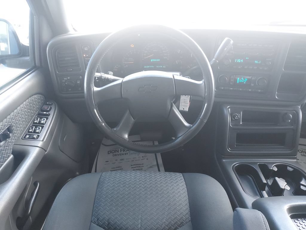 Used 2004 Chevrolet Avalanche 2500 w/ Preferred Equipment Group AWD/4WD image 16