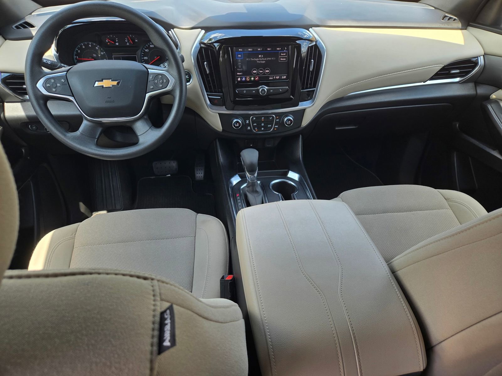 Used 2023 Chevrolet Traverse LS w/ Safety Package FWD image 8